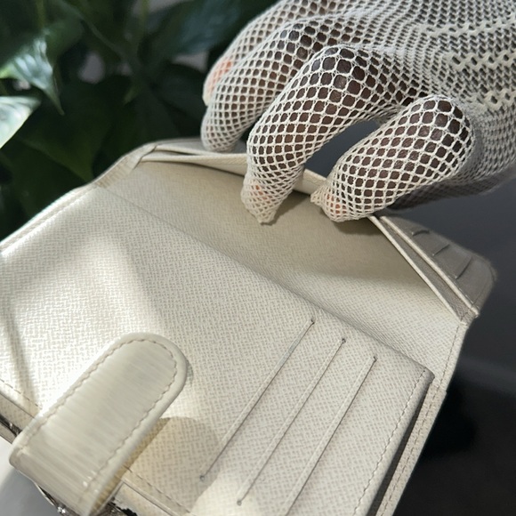 Louis Vuitton Off white Epi kisslock wallet - Picture 11 of 13